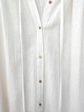 Load image into Gallery viewer, Open mind long open shirt - Bamboo silk / off white / S-M
