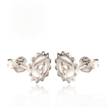 Load image into Gallery viewer, Simplicity chakra silver 925 studs
